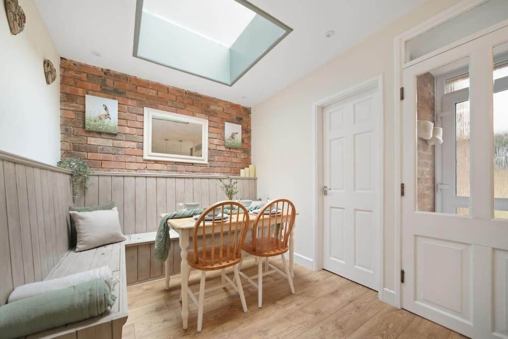 Picturesque Victorian Cottage Worcester Exterior foto