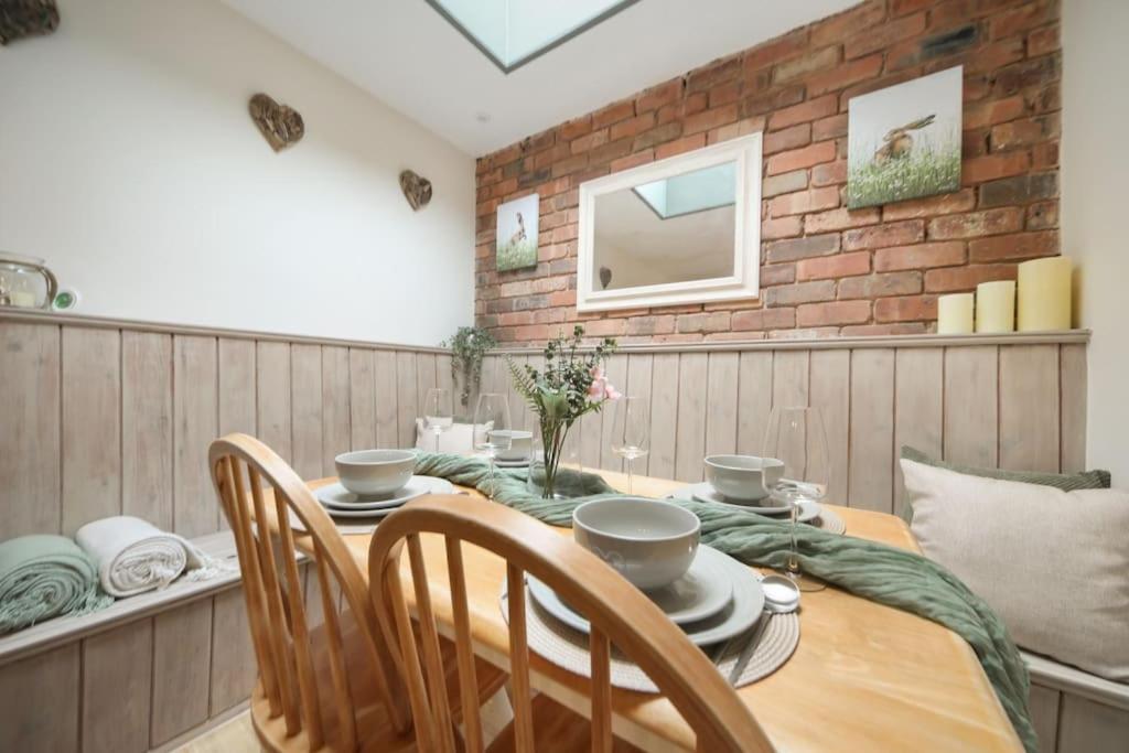 Picturesque Victorian Cottage Worcester Exterior foto